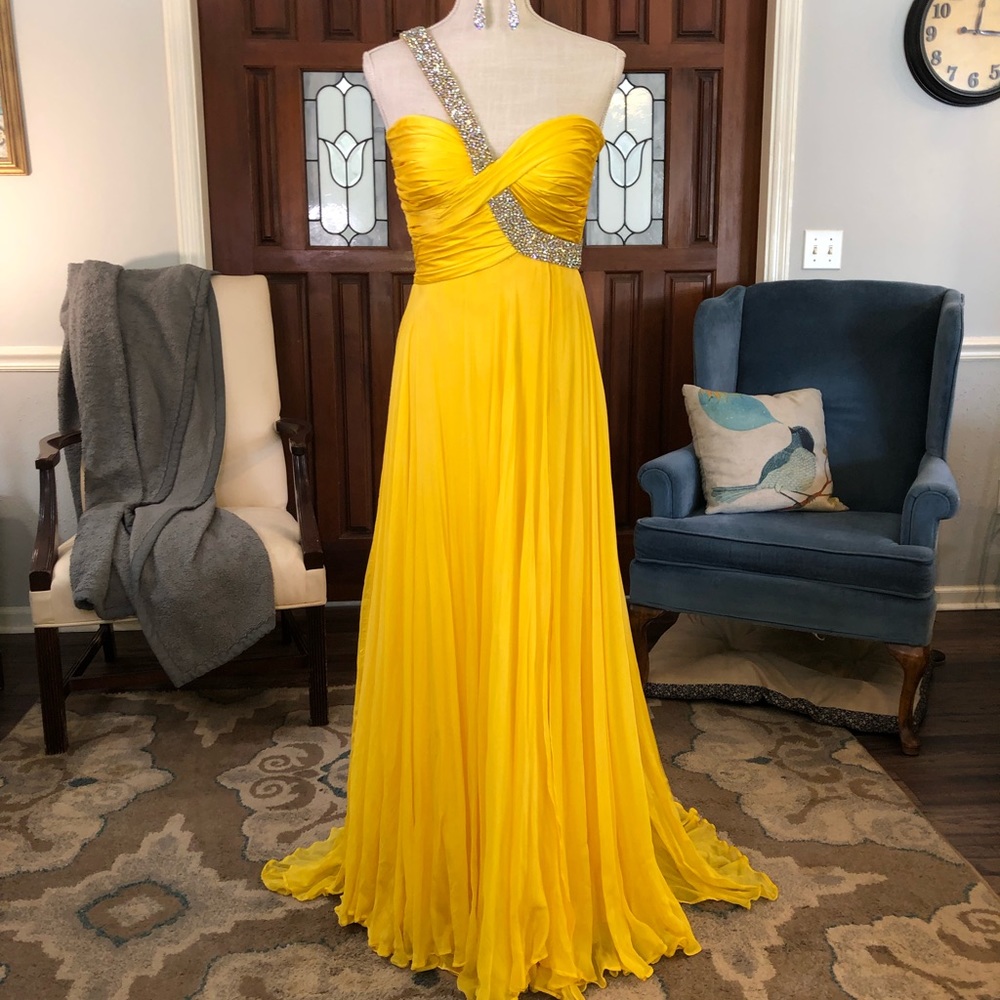 ❗️SOLD❗️Sz 0 Yellow Sherri Hill Couture Gown